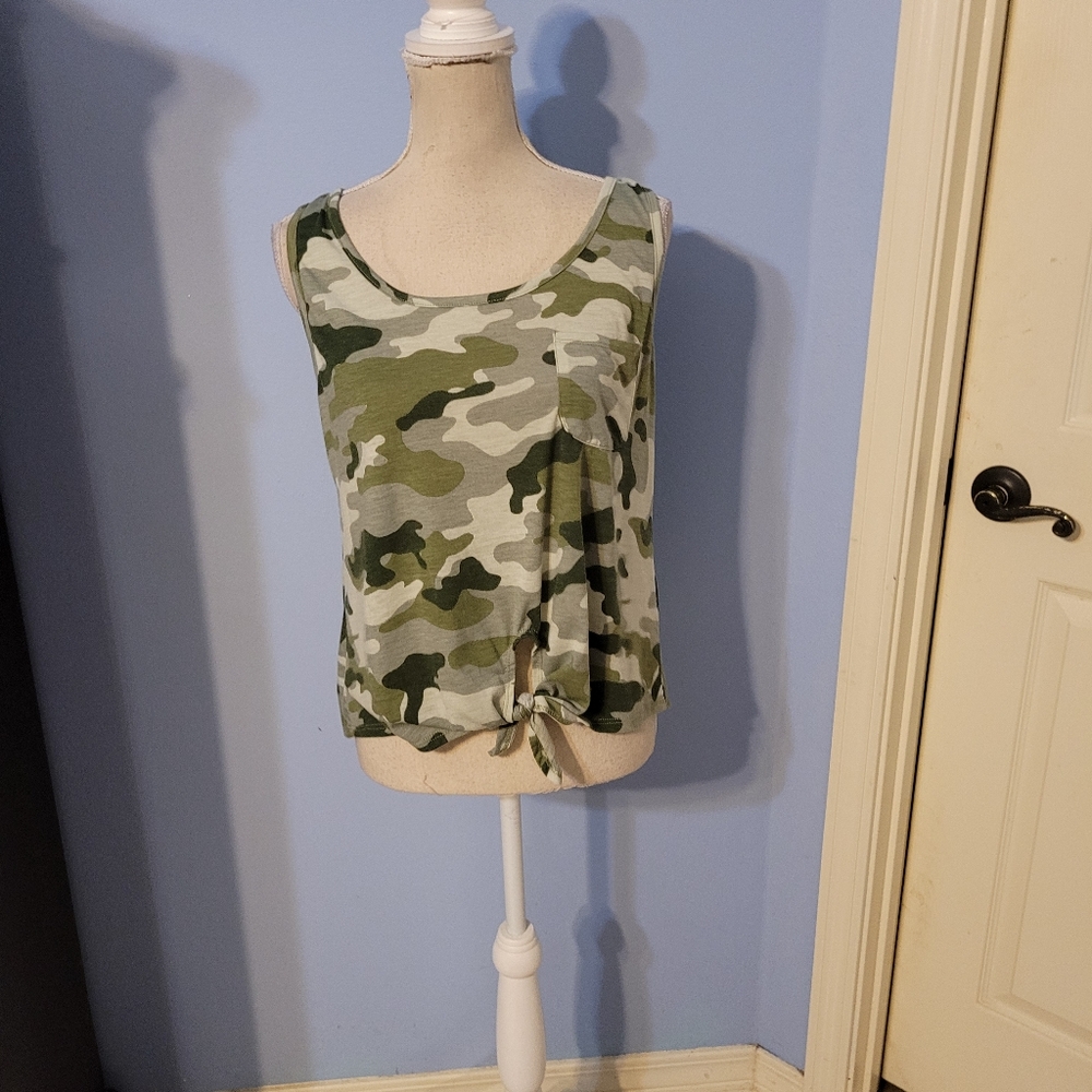 Pretty Rebel Large Womens Top